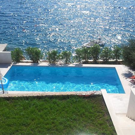 Apartments Niana With Heated Seawater Swimingpool Donji Okrug  Eksteriør billede