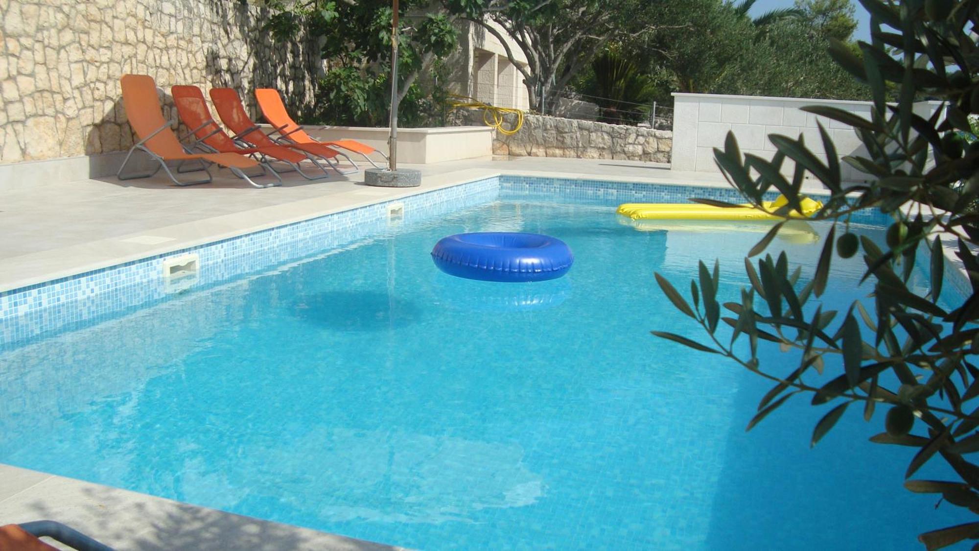 Apartments Niana With Heated Seawater Swimingpool Donji Okrug  Eksteriør billede