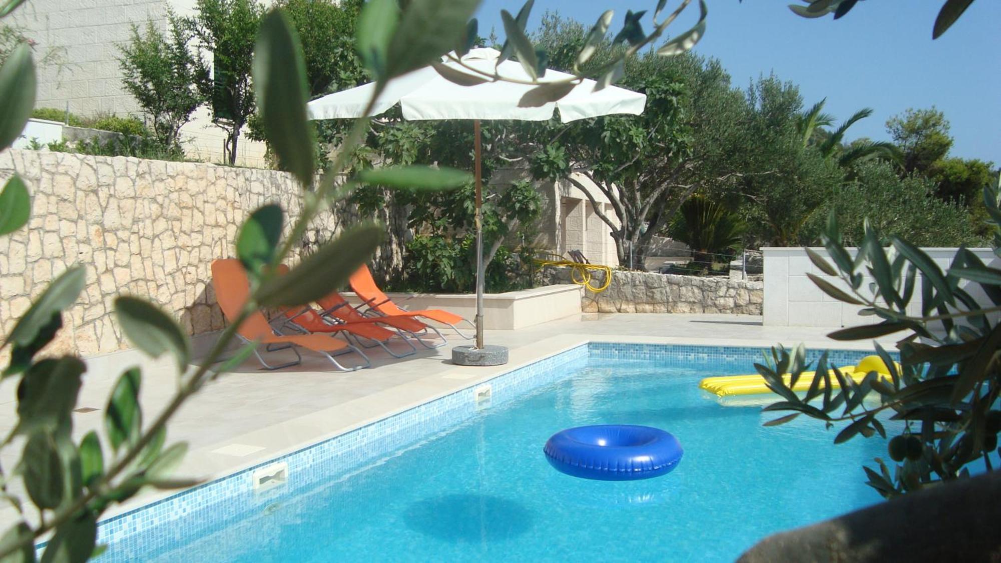 Apartments Niana With Heated Seawater Swimingpool Donji Okrug  Eksteriør billede