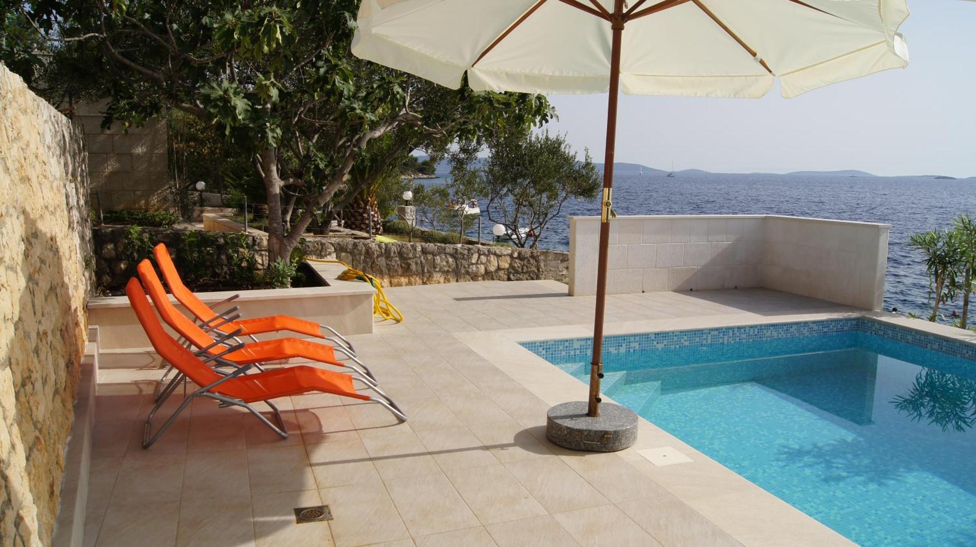Apartments Niana With Heated Seawater Swimingpool Donji Okrug  Eksteriør billede