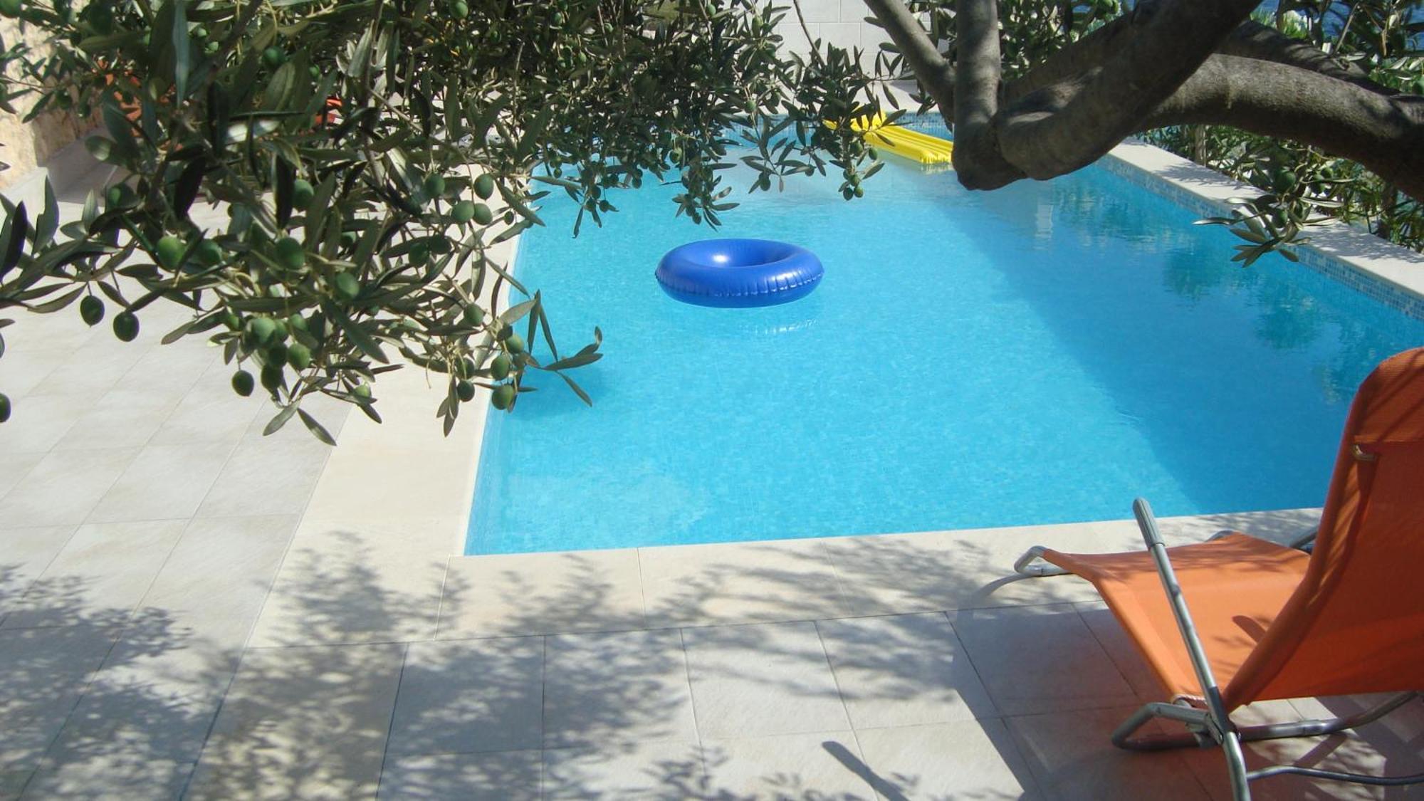 Apartments Niana With Heated Seawater Swimingpool Donji Okrug  Eksteriør billede