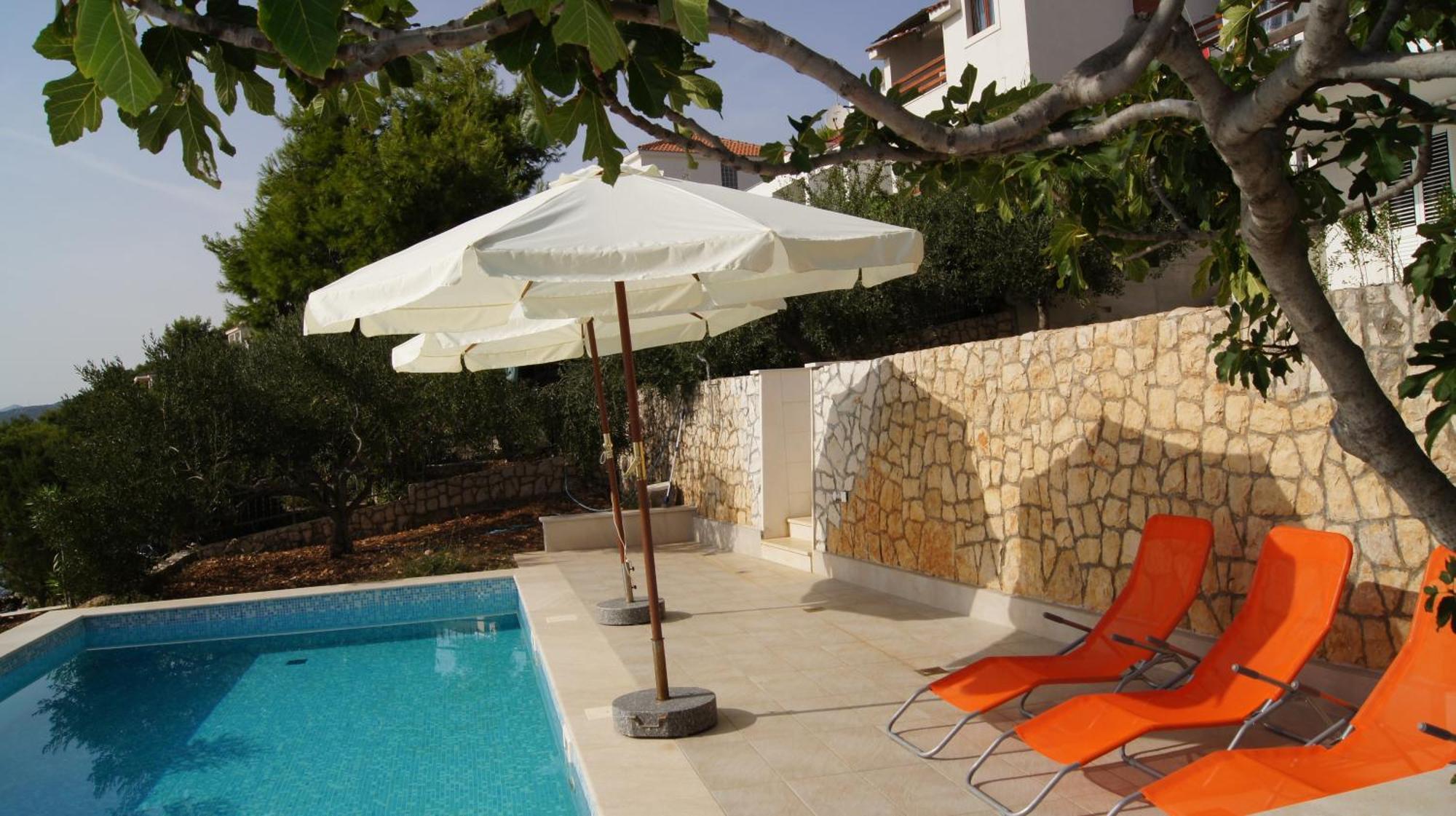 Apartments Niana With Heated Seawater Swimingpool Donji Okrug  Eksteriør billede