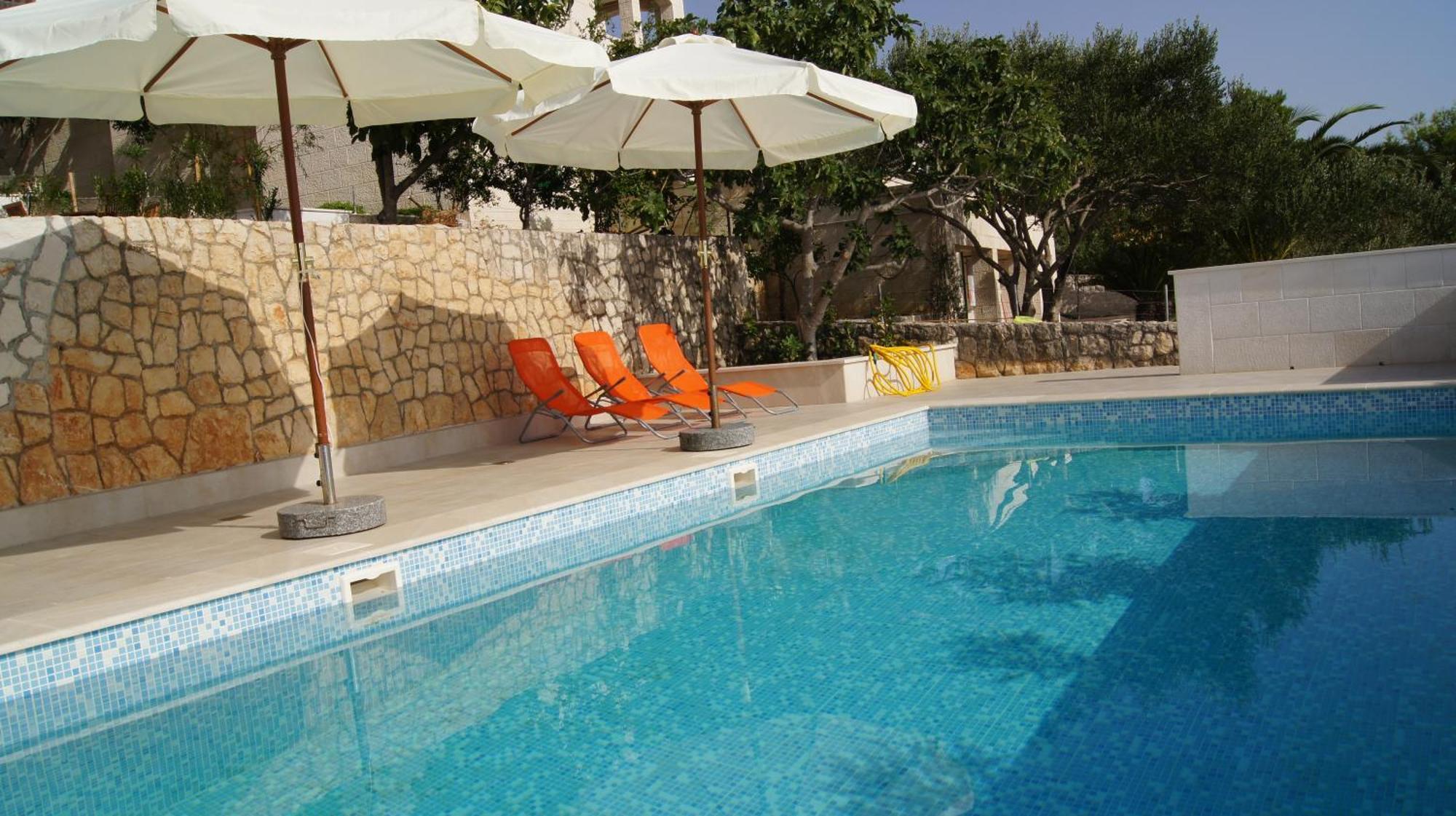 Apartments Niana With Heated Seawater Swimingpool Donji Okrug  Eksteriør billede