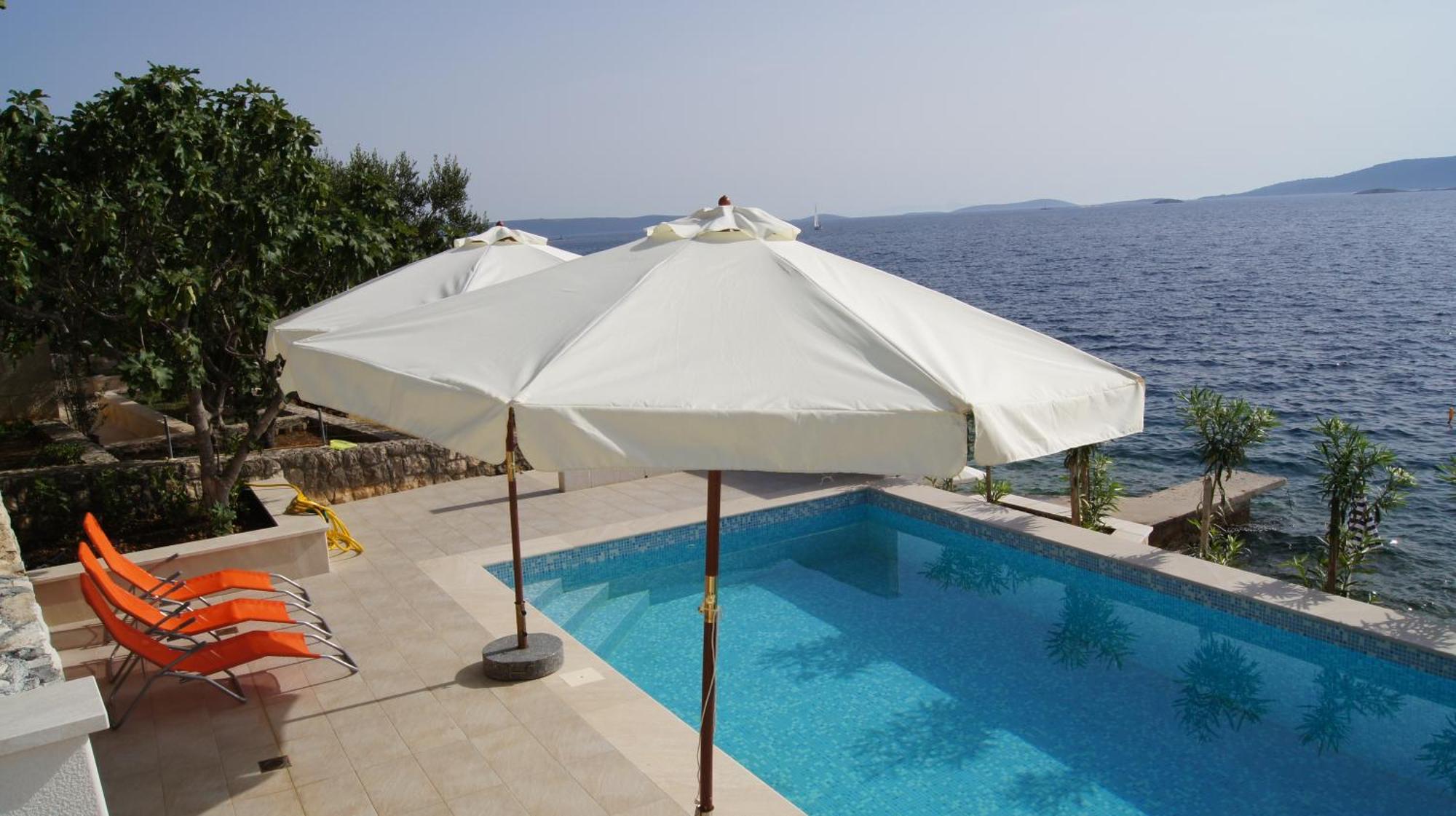 Apartments Niana With Heated Seawater Swimingpool Donji Okrug  Eksteriør billede